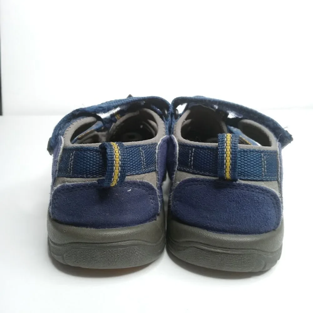 Keen sandals boy size 4